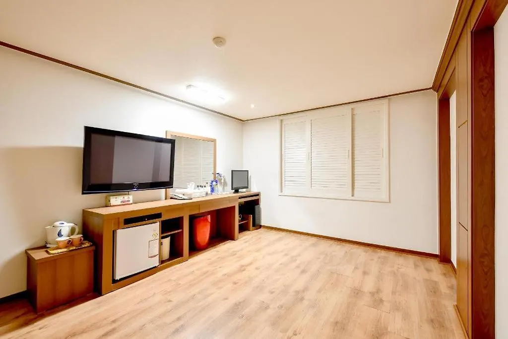 Hotel Orange Busan 2*,