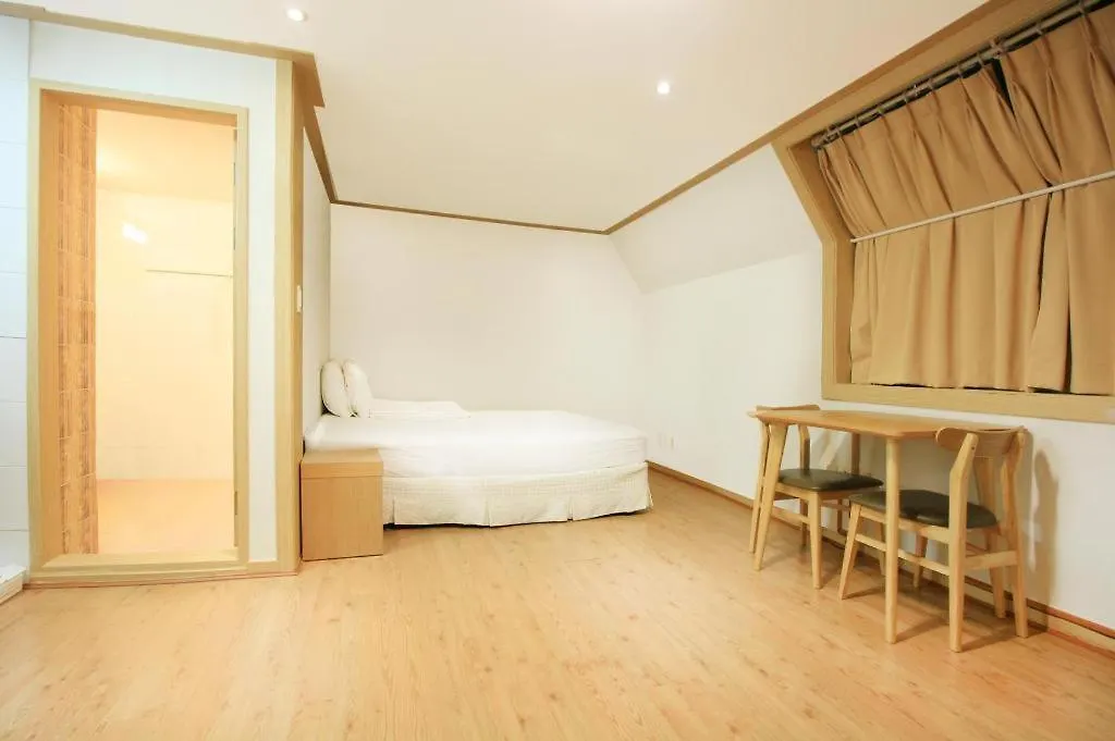 Hotel Orange Busan 2*,
