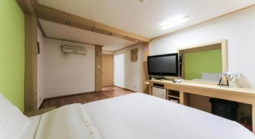 بوسان Hotel Orange 2*,